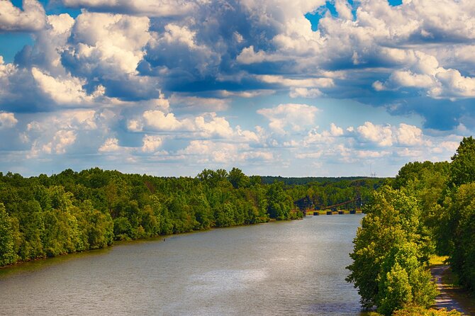 Self-Guided Audio Driving Tour in Natchez Trace Parkway - Muscle Shoals: an optional side trip with several choices