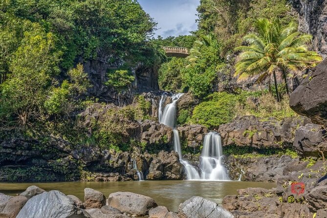 Self-Guided Audio Driving Tour in Road To Hana - Upper Waikani Falls and the short waterfall stops