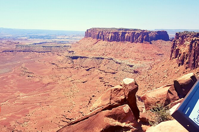 Self Guided Audio Driving Tour of Canyonlands - Aztec Butte: a short stop with human history