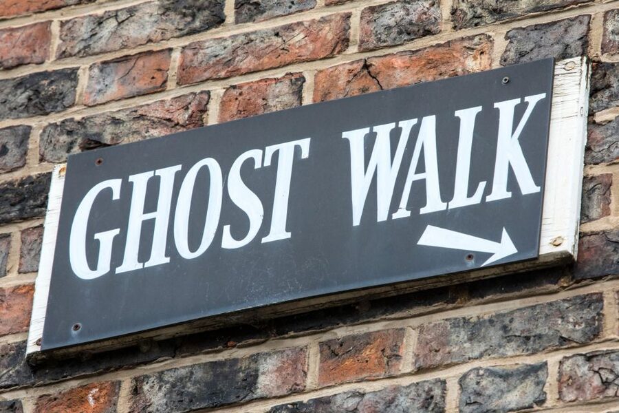 Self Guided Audio Ghost Tour in New Orleans in 6 Languages - Moving from one haunted location to the next