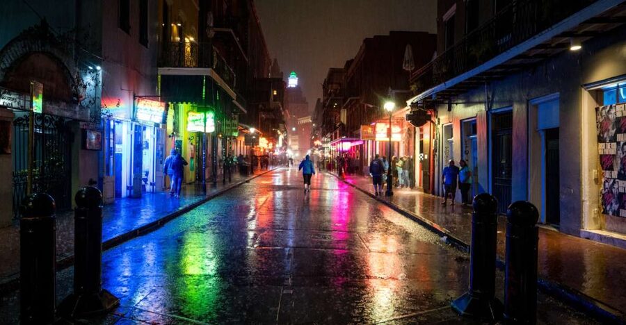 Self Guided Audio Ghost Tour in New Orleans in 6 Languages - Why the seven-day validity is useful