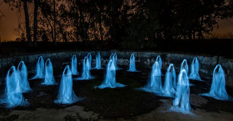 Self Guided Audio Ghost Tour in Savannah in 6 Languages - How the self-guided format works