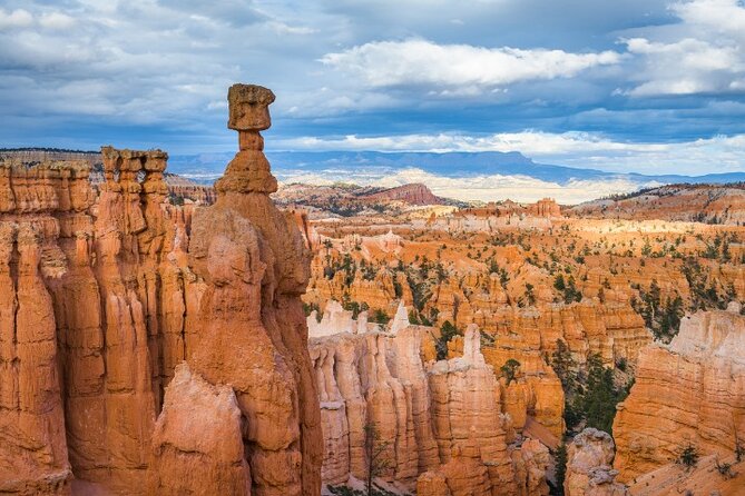 Self Guided Audio Tour Bundle for Utah's Mighty Five - Day 3: Capitol Reef’s roads, orchards, and Fremont stories