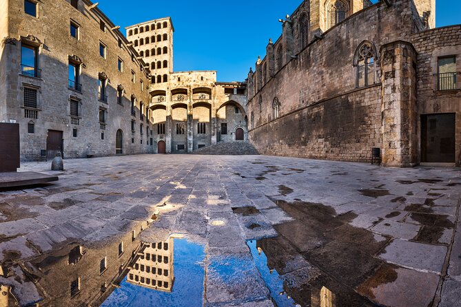 Self-Guided Audio Tour - Legends of the Gothic Quarter - Follow the audio through the quarter’s lesser-defined points