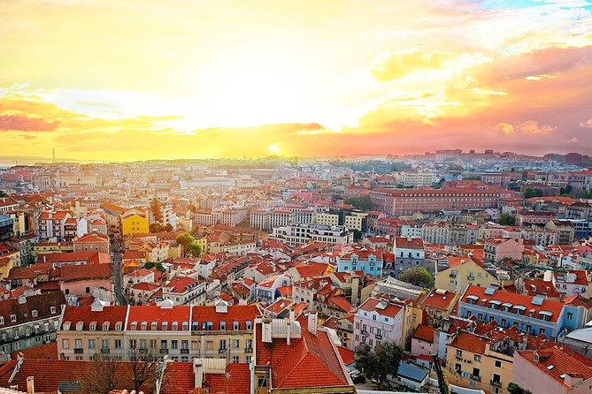 Self-Guided Audio Tour - Lisbon on Wheels: the capital of the sea - Portas do Sol and the First Big View