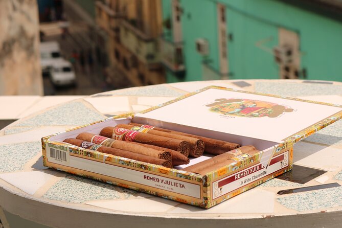 Self-Guided Audio Tour - Little Havana - Walking Calle Ocho with the audio in your ear