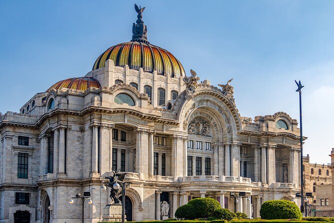 Self-Guided Audio Tour - Mexico for Beginners - Walking through Alameda gardens