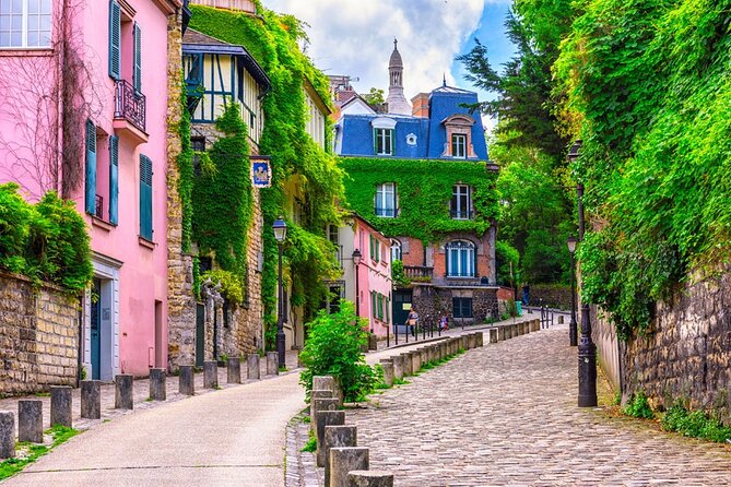 Self-Guided Audio Tour - Montmartre: The heart of art and bohemia - Starting beneath the white domes of Sacré-Cœur