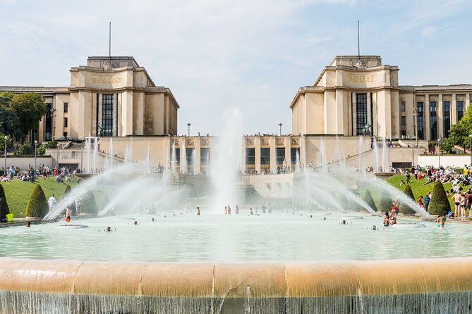 Self-Guided Audio Tour -The Eiffel Tower, Exterior - What you see around Chaillot Palace
