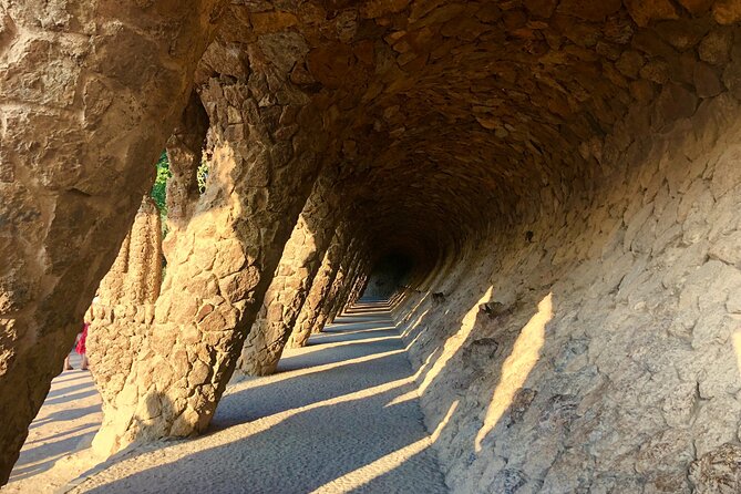 Self-Guided Audio Tour-The Surrealist Barcelona of Dalí and Gaudí - Starting at Sala Dalmau in Eixample