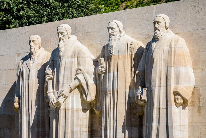 Self-Guided Audio Tour to the Many Faces of Geneva - Religion, mercy, and the Palace of Justice