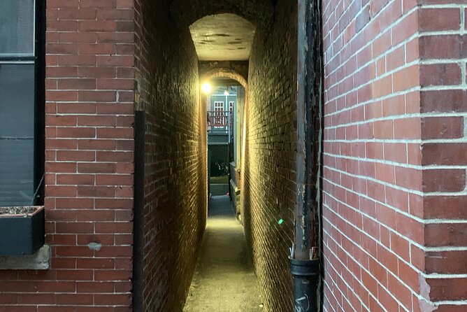 Self-Guided Boston's Beacon Hill Underground Railroad Audio Tour Walking Tour - The Vilna Shul and Boston’s Jewish community