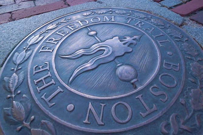 Self Guided Classic Freedom Trail Location Aware (GPS) Walking Audio Tour - Making room for food and people watching