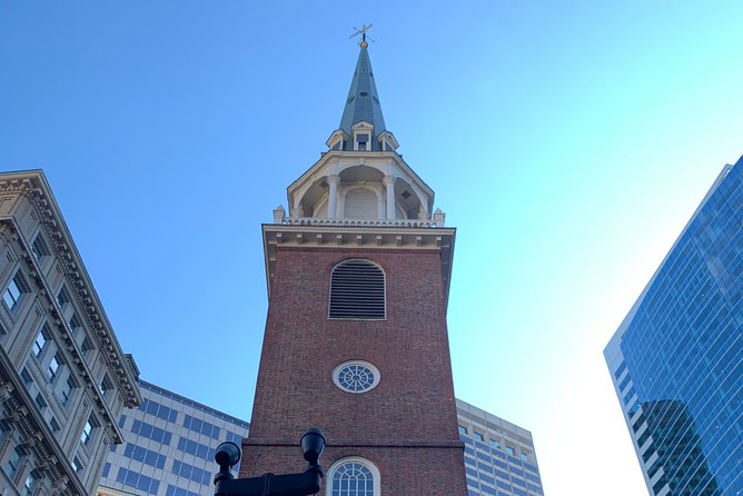 Self Guided Classic Freedom Trail Location Aware (GPS) Walking Audio Tour - Following the red-brick trail through old Boston