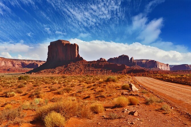 Self Guided Driving Audio Tour of Monument Valley - Forrest Gump Point: a roadside movie classic