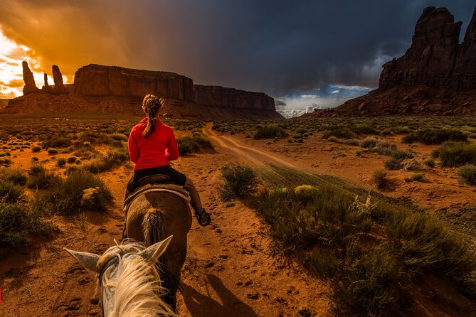Self Guided Driving Audio Tour of Monument Valley - Wildcat Trail: the route’s one proper hike