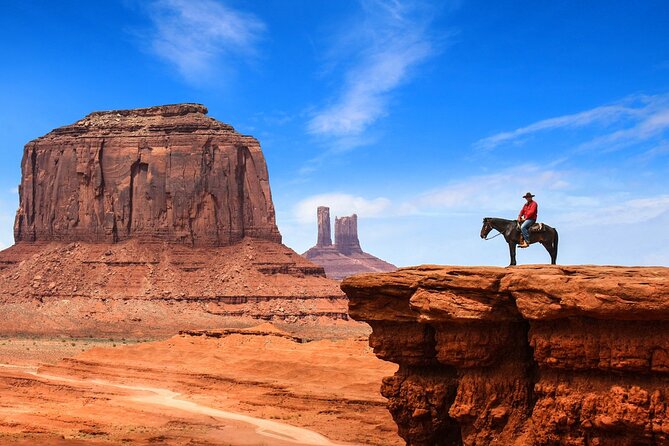 Self Guided Driving Audio Tour of Monument Valley - Camel Butte and the final stretch