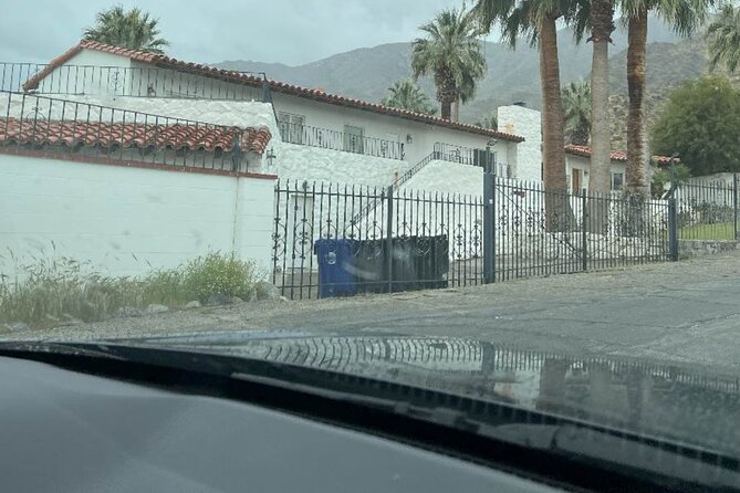 Self Guided Driving Audio Tour of Palm Springs - Sinatra, Rose Avenue, and the upper desert view