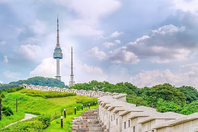 Seoul Self-Guided Audio Tour - Temples, water, and Seoul’s public spaces