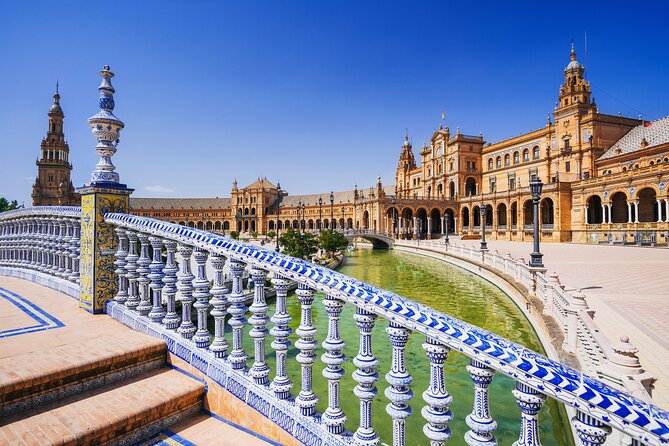 Sevilla Centre: City Walk Audioguide in 7 Languages on your Phone - Casa de Pilatos, where styles meet
