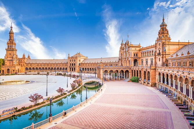Sevilla Centre: City Walk Audioguide in 7 Languages on your Phone - Flamenco through the Museo del Baile Flamenco