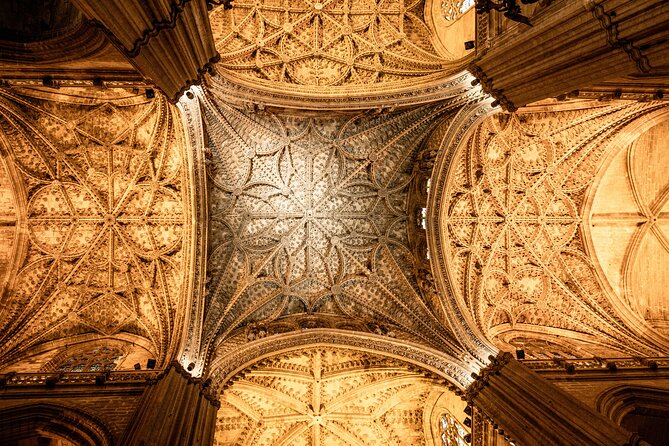 Seville Cathedral and Giralda Entry Tickets with Audio Guide - Using the mobile audio guide