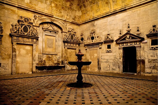 Seville Cathedral and La Giralda Entry Ticket with Audio Guide - Who will enjoy this experience most?