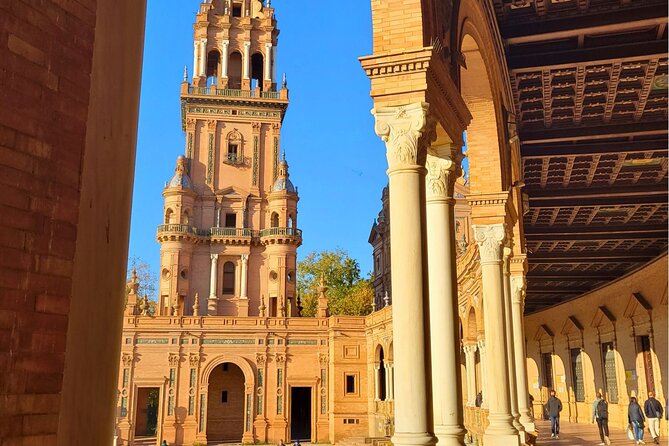 Seville Cathedral and La Giralda Entry Ticket with Audio Guide - What to look for inside the cathedral