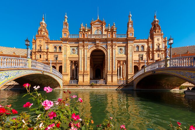 Seville Scavenger Hunt and Highlights Self Guided Audio Tour - Plaza del Cabildo, a smaller pause in the route