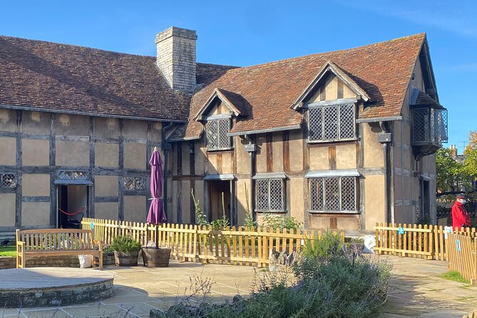Shakespeare’s Stratford-Upon-Avon: A Self-Guided Audio Tour - Key points at a glance