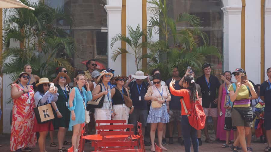 Shared Cartagena Old City Tour with Wireless Audio System - San Pedro Claver and Afro-Caribbean Cartagena