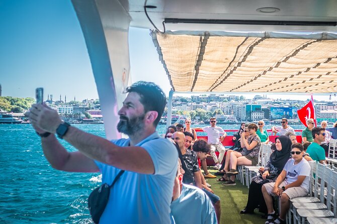 Short Bosphorus Cruise Tour With Hotel Pickup And Audio Guide - How Crowding and Passenger Stops Affect the Ride