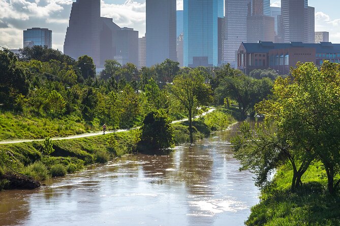 Sights of Downtown Houston Smartphone Audio Walking Tour - Churches, hotels, theaters, and public life