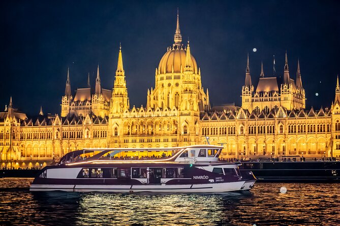 Sightseeing Cruise on the Danube with Audio Guide in Budapest - Drinks, service, and the onboard mood