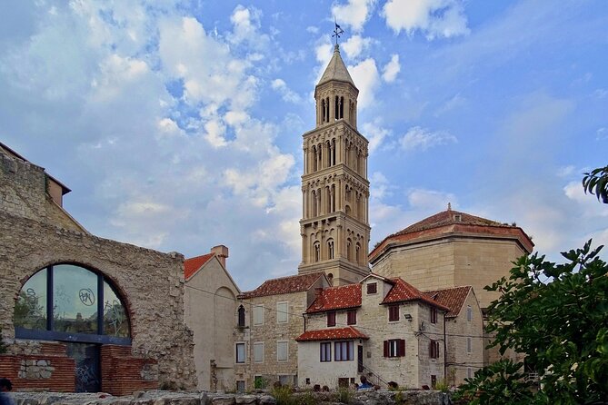 Sightseeing Split's Roman Ruins: A Self-Guided Audio Tour - The Peristyle, Vestibulum, and Jupiter’s Temple