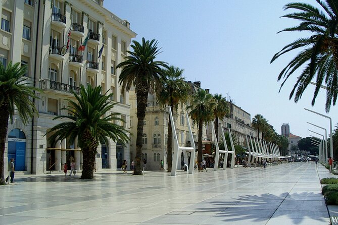Sightseeing Split's Roman Ruins: A Self-Guided Audio Tour - Starting on the Riva and entering the palace