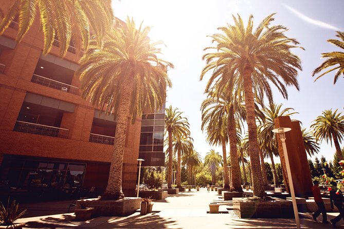 Silicon Valley Self-Guided Driving Audio Tour for Tech Lovers - Apple Infinite Loop and the changing face of Apple