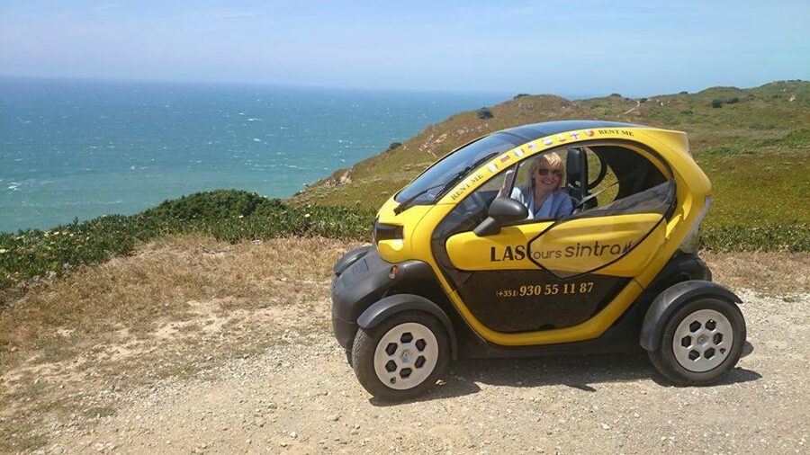 Sintra: 4 MAJOR Monuments Tour E-Car com GPS Audio Guide - Starting high at Pena Palace and its mountain park