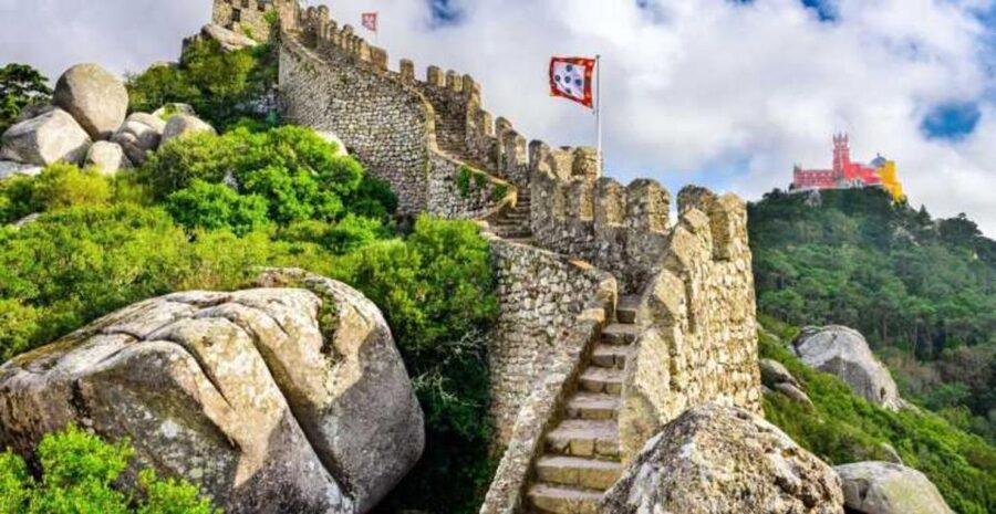 Sintra: Castle of the Moors Skip-the-Line Ticket+Audio Guide - Getting from Lisbon to the castle entrance