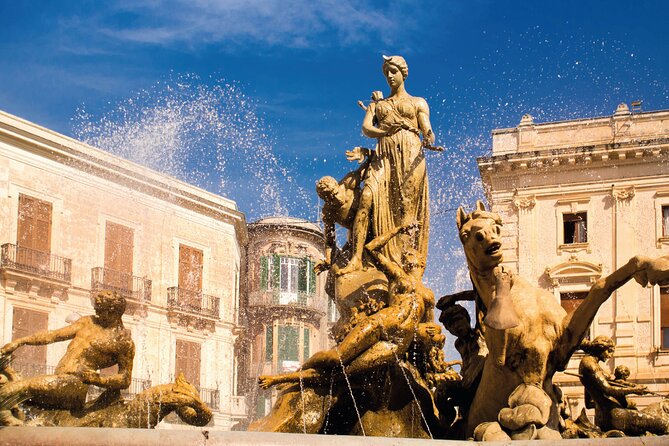 Siracusa Walking Tour with Audio and Written Guide by a Local - The Arethusa Spring and Ortigia’s waterfront