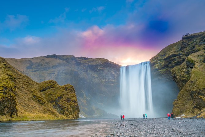 South Coast Iceland from Reykjavik with Guide & Touchscreen Audio - Lunch and a Break in Vík
