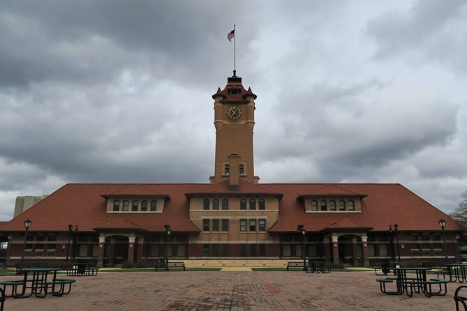 Springfield Self-Guided Walking Audio Tour - The Lincoln statue and the cost of leadership