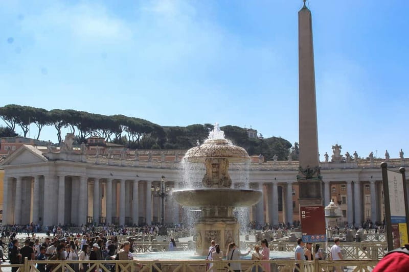 St. Peter's Basilica: Hosted Entrance & Digital Audioguide - Meeting at Café Leonina and finding the right host