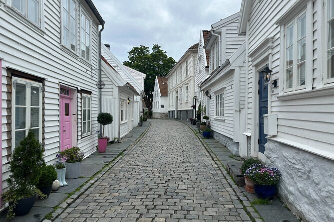 Stavanger's Historic Sites Smartphone App GPS Audio Walking Tour - Starting in Gamle Stavanger at Villa Blidensol