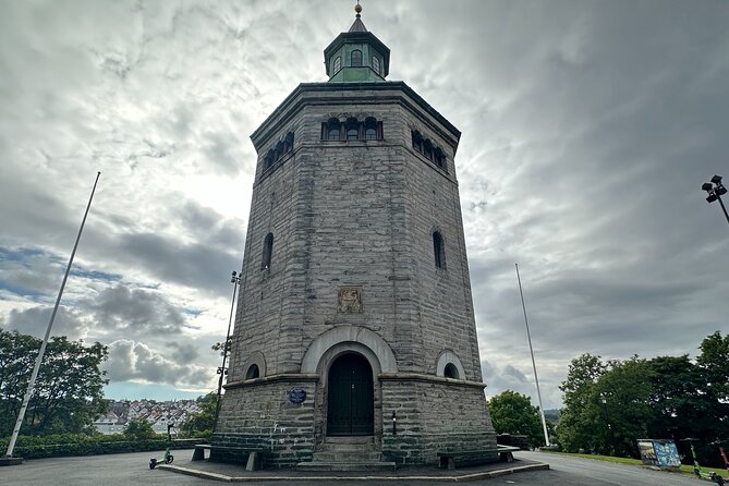 Stavanger's Historic Sites Smartphone App GPS Audio Walking Tour - Fargegaten, Stavanger’s colorful pause