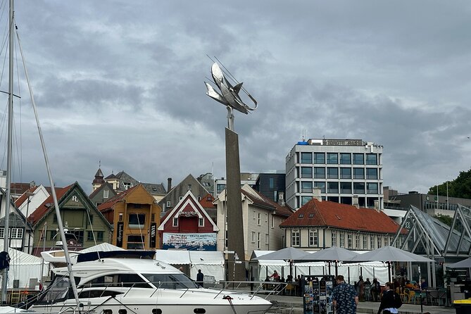 Stavanger's Historic Sites Smartphone App GPS Audio Walking Tour - Einar Hedéns Plass and a quieter historical pause