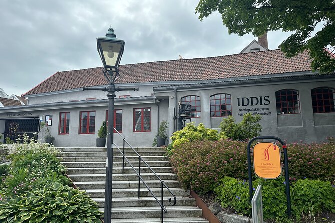 Stavanger's Historic Sites Smartphone App GPS Audio Walking Tour - Harbor stories at Sjøfartsmonumentet