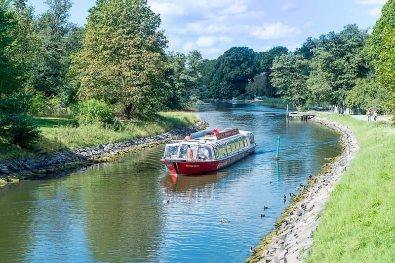 Stockholm: Royal Bridges & Canal Boat Tour with Audio Guide - Djurgården and the city’s open bays