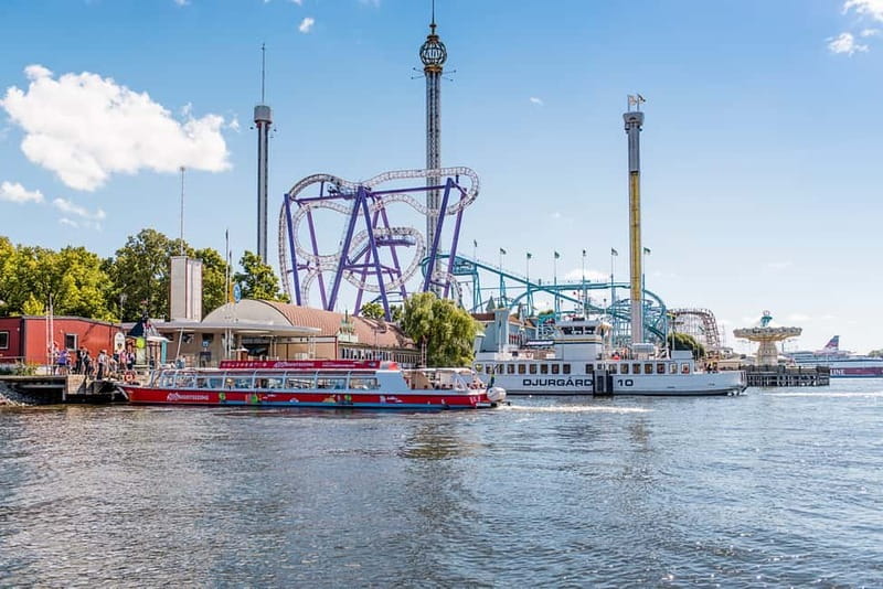 Stockholm: Royal Bridges & Canal Boat Tour with Audio Guide - Comfort, weather, and the onboard café