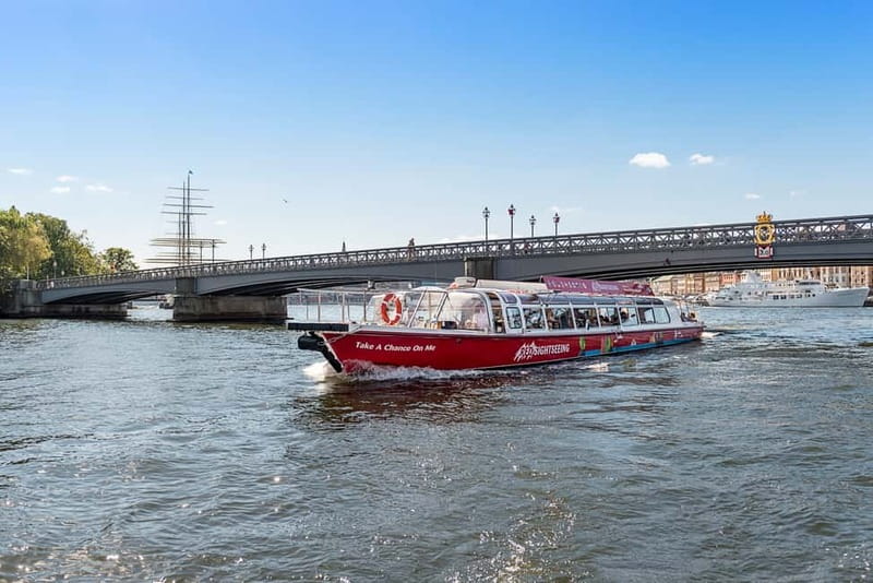 Stockholm: Royal Bridges & Canal Boat Tour with Audio Guide - Finding the boat beside the Royal Palace